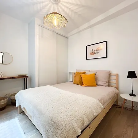 Apartment Centre *